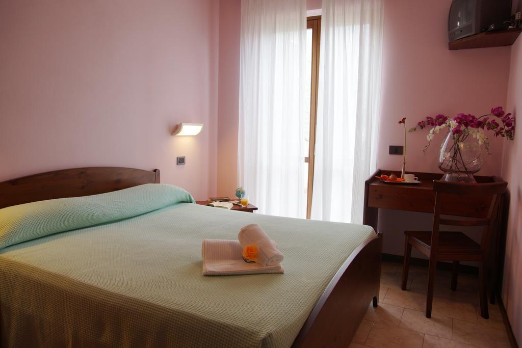 Hotel Garni Al Poggio Тиньяле Номер фото