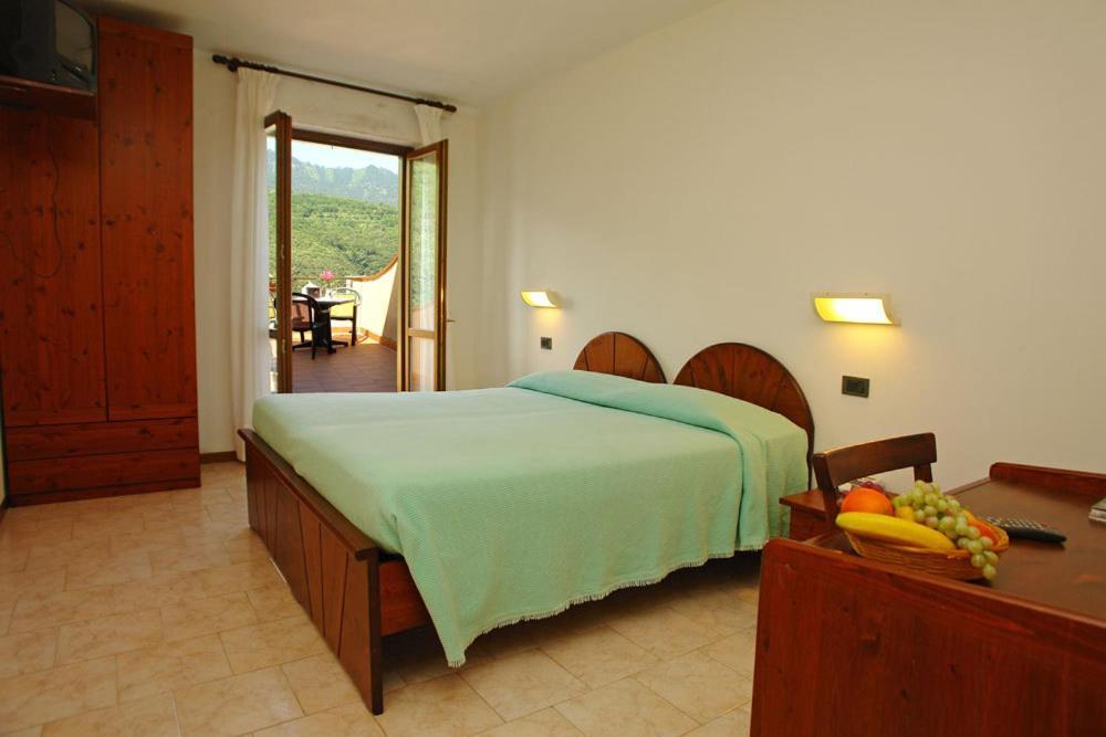 Hotel Garni Al Poggio Тиньяле Экстерьер фото
